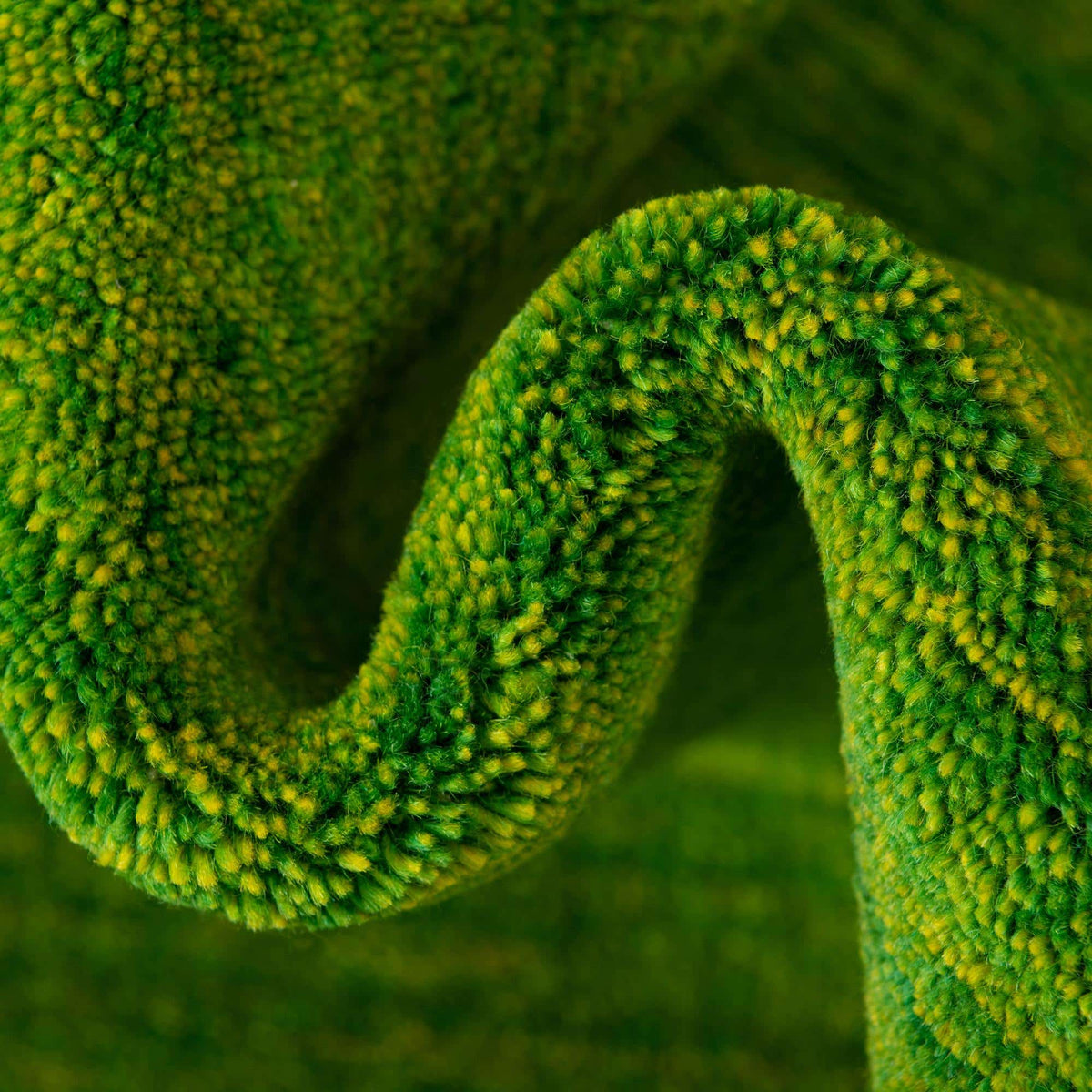 Wolle Teppich Solid Gabbeh in Hellgrün von Hadorn™ - Lifestyle Image