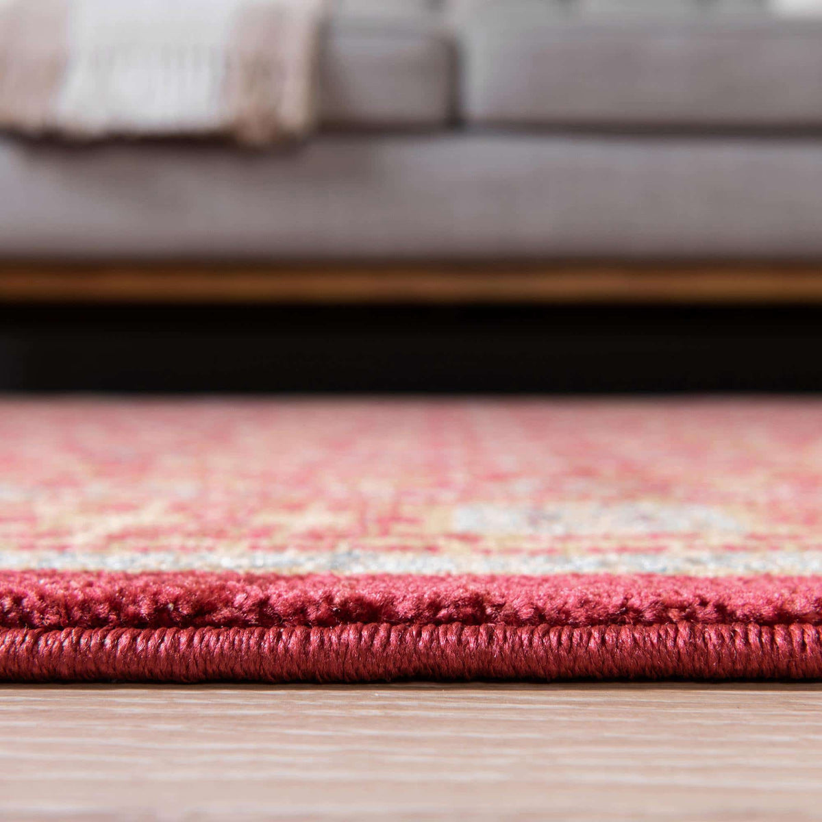 Rechteck Teppich Mamluk in Rot von Hadorn™ - Lifestyle Image
