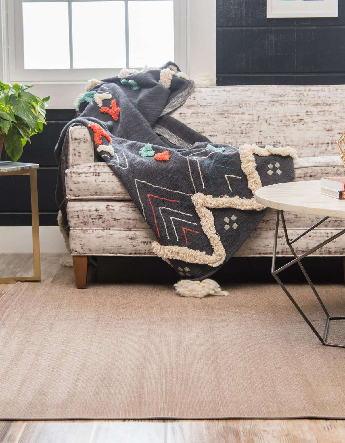 Rechteck Teppich Tribeca in Hellbraun von Hadorn™ - Lifestyle Image