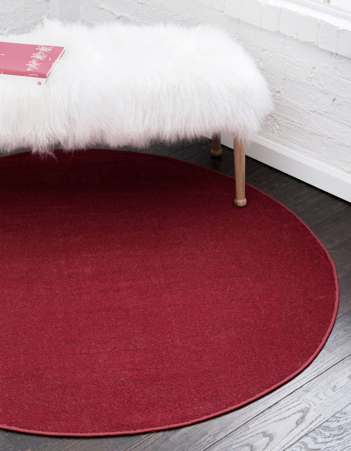Rund Teppich Tribeca in Rot von Hadorn™ - Lifestyle Image