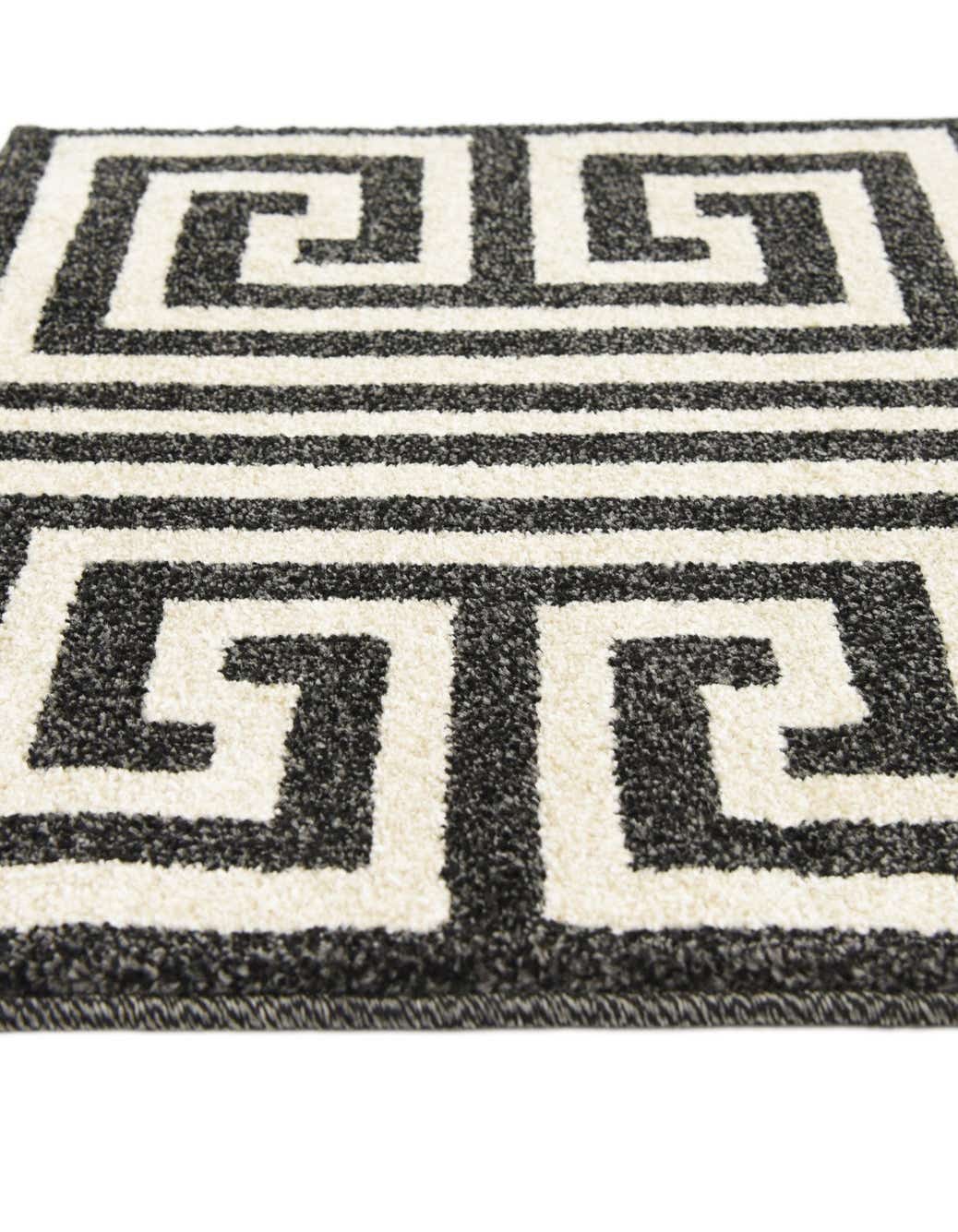 Läufer Teppich Greek Key in Schwarz von Hadorn™ - Lifestyle Image