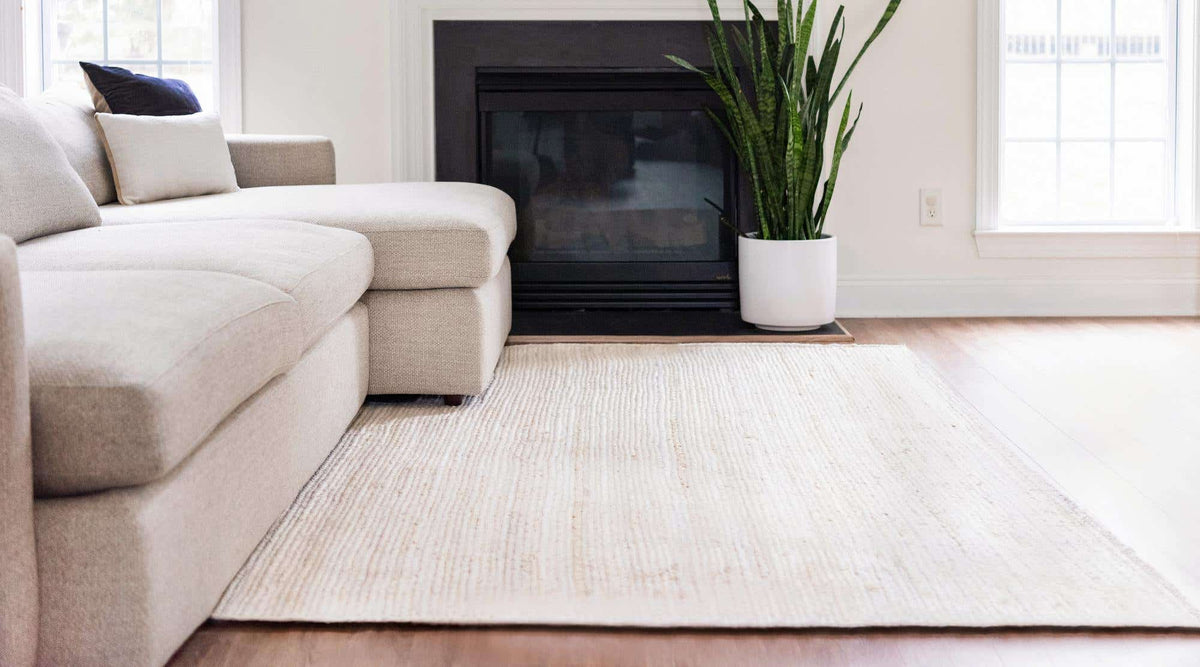 Rechteck Teppich Braided Jute in Weiss von Hadorn™ - Lifestyle Image