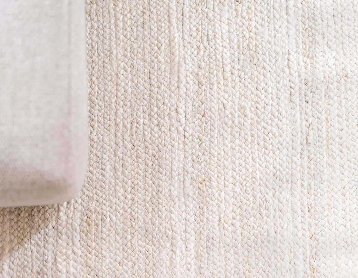 Rechteck Teppich Braided Jute in Weiss von Hadorn™ - Lifestyle Image