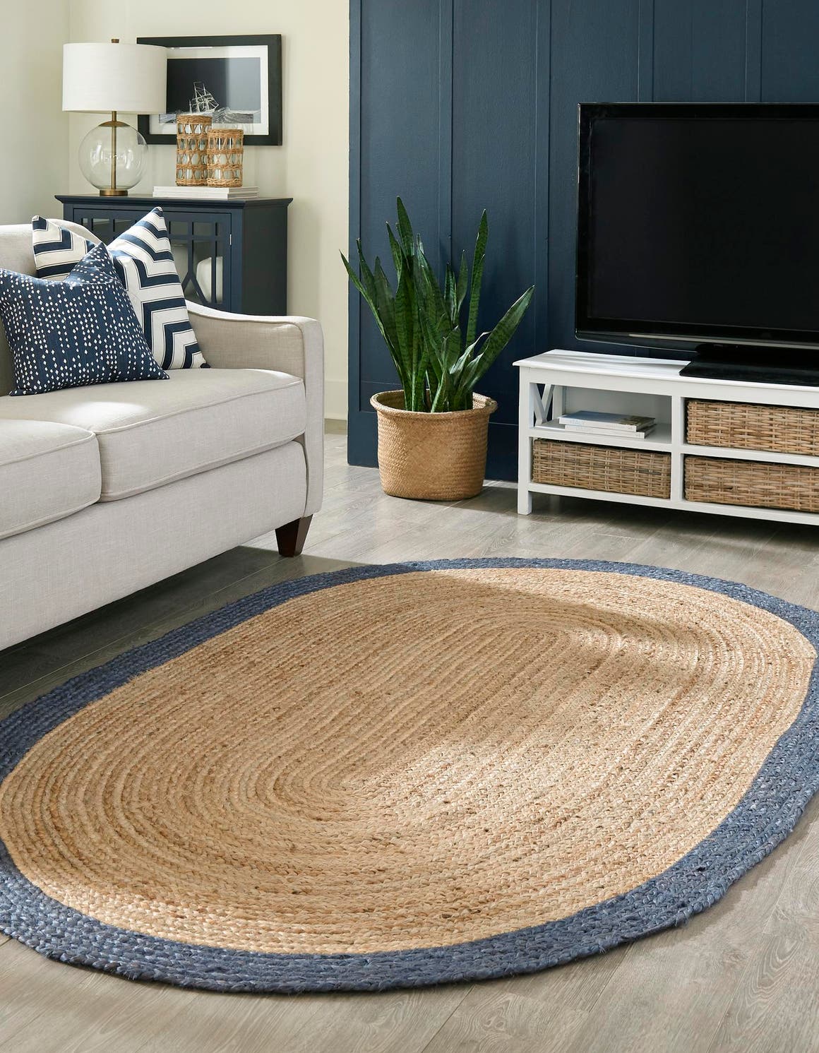 Oval Teppich Braided Jute in Natürlich von Hadorn™ - Lifestyle Image