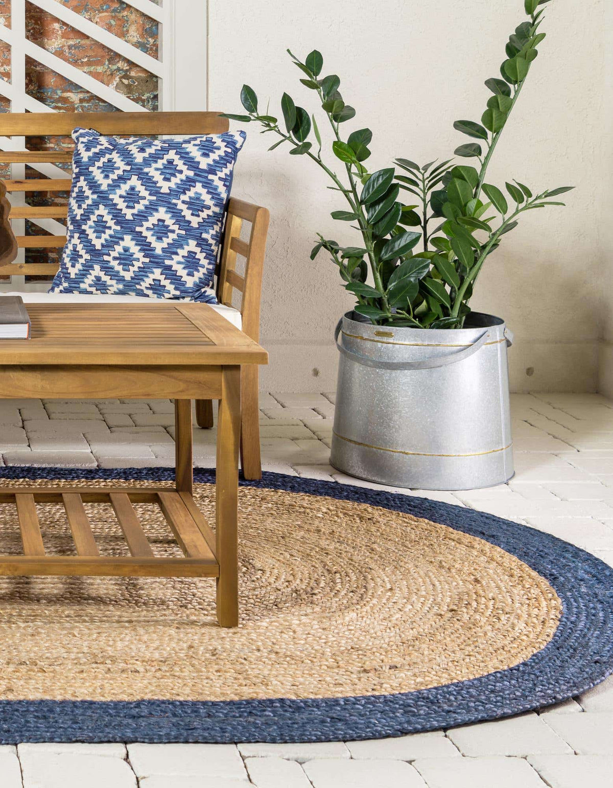 Oval Teppich Braided Jute in Natürlich von Hadorn™ - Lifestyle Image