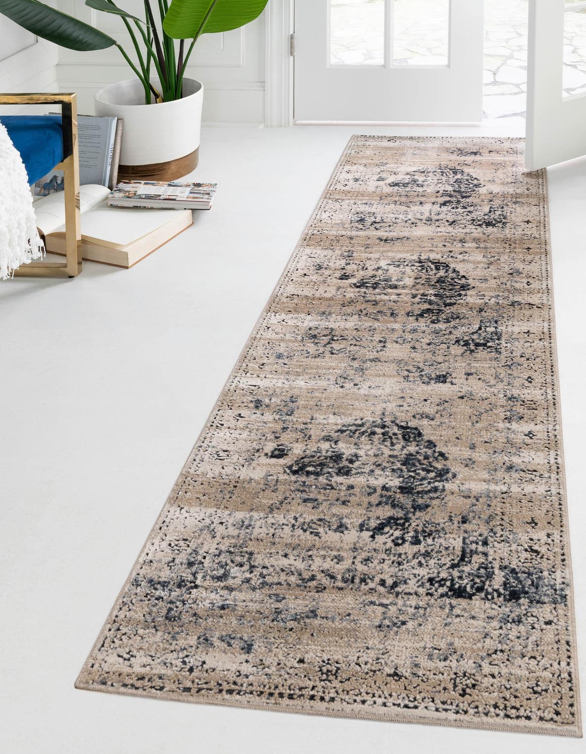 Läufer Teppich Villa in Dunkelblau von Hadorn™ - Lifestyle Image