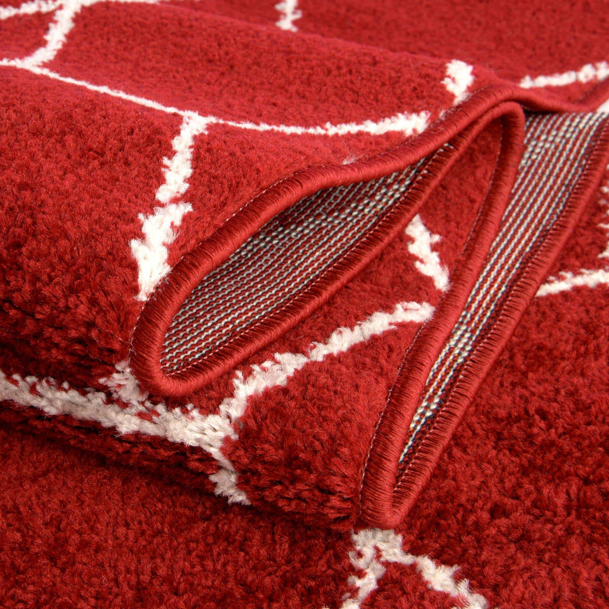 Rechteck Teppich Trellis Frieze in Rot von Hadorn™ - Lifestyle Image
