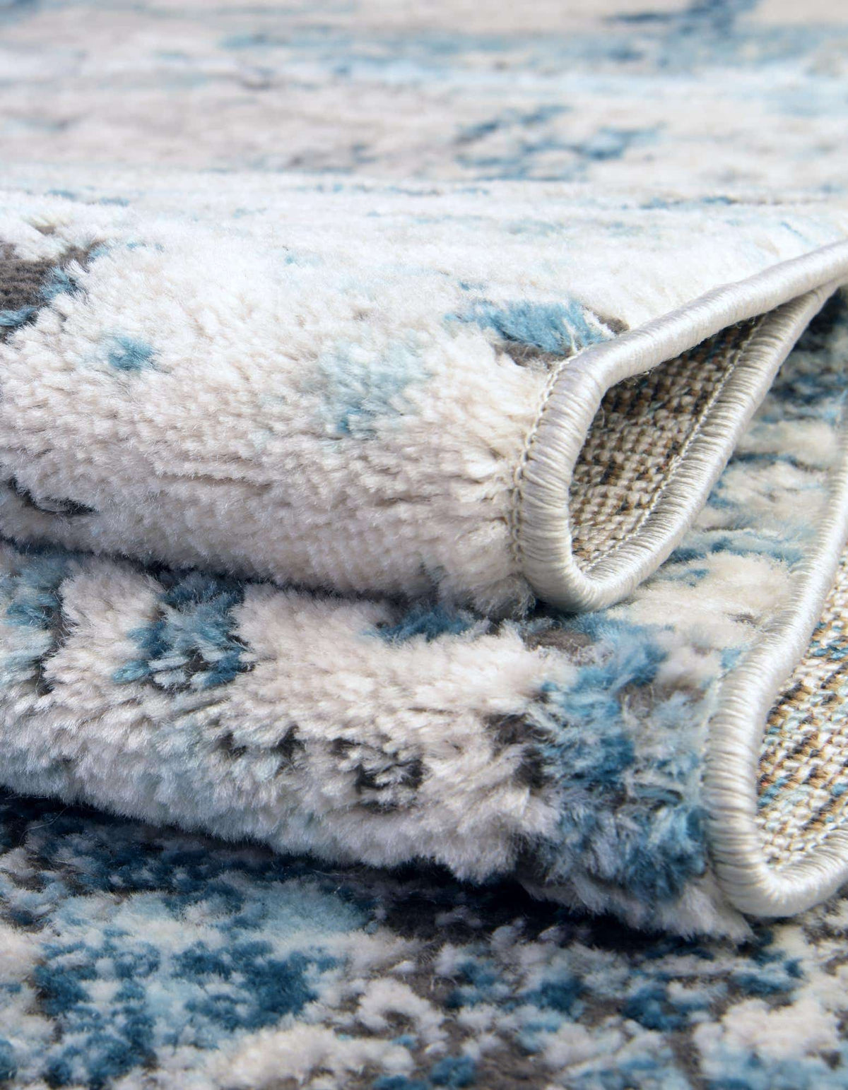 Rund Teppich Leipzig in Blau von Hadorn™ - Lifestyle Image