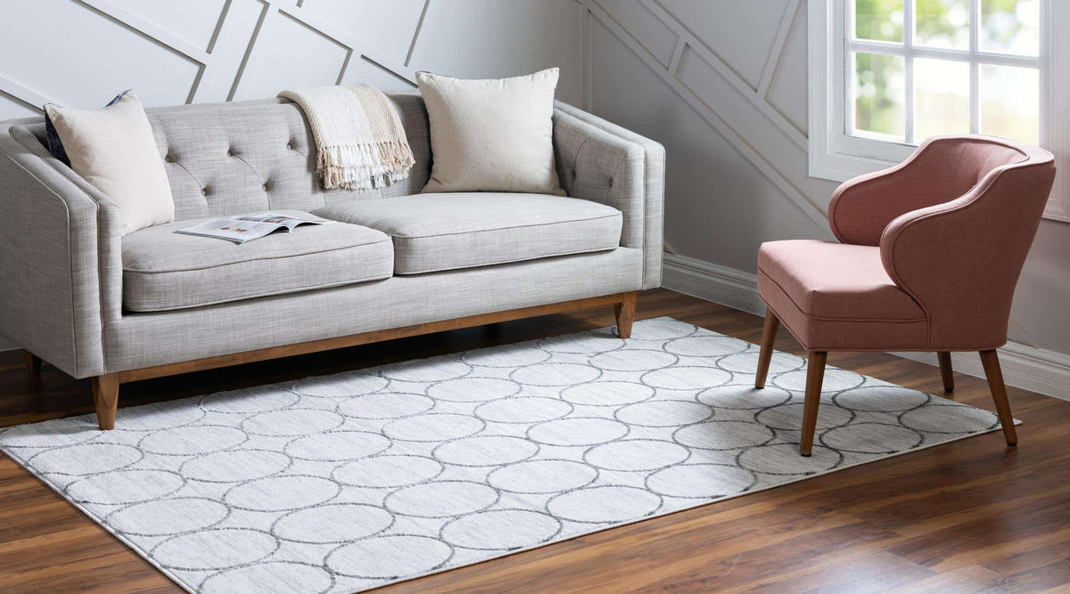 Rechteck Teppich Lattice Trellis in Weiss von Hadorn™ - Lifestyle Image