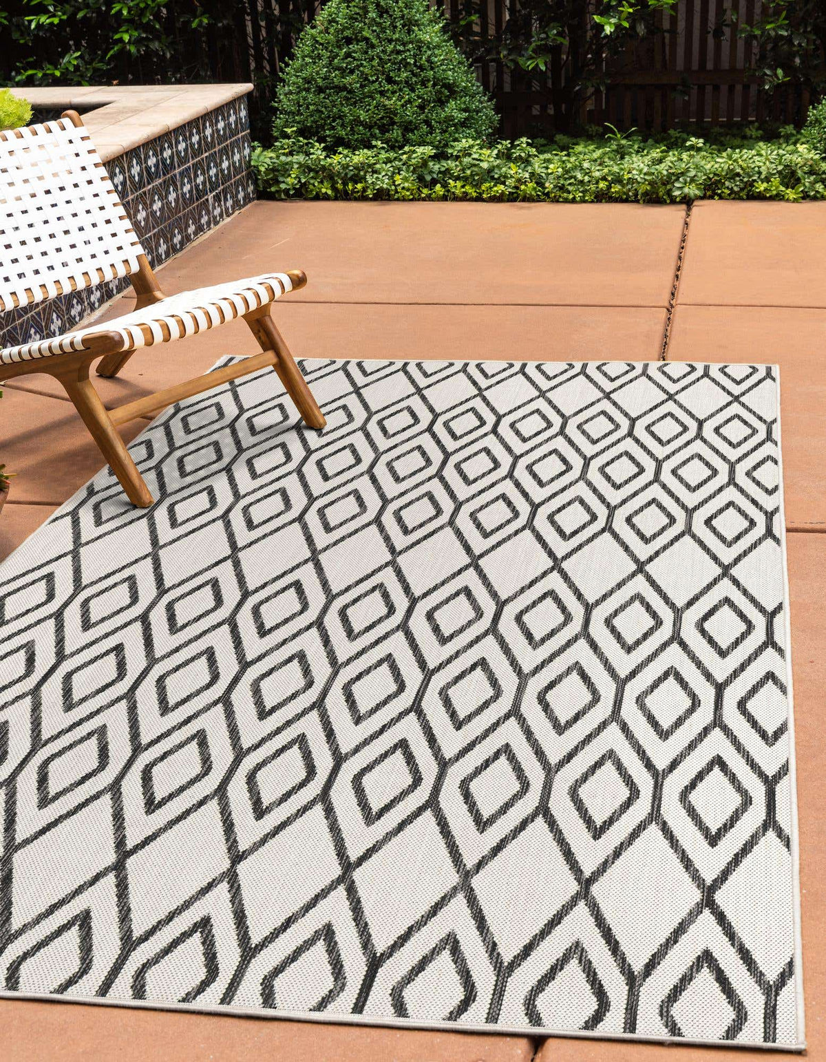 Rechteck Outdoor Teppich Jill Zarin Outdoor in Elfenbein von Hadorn™ - Lifestyle Image