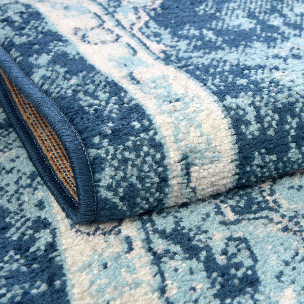 Rund Teppich Parker in Marineblau von Hadorn™ - Lifestyle Image