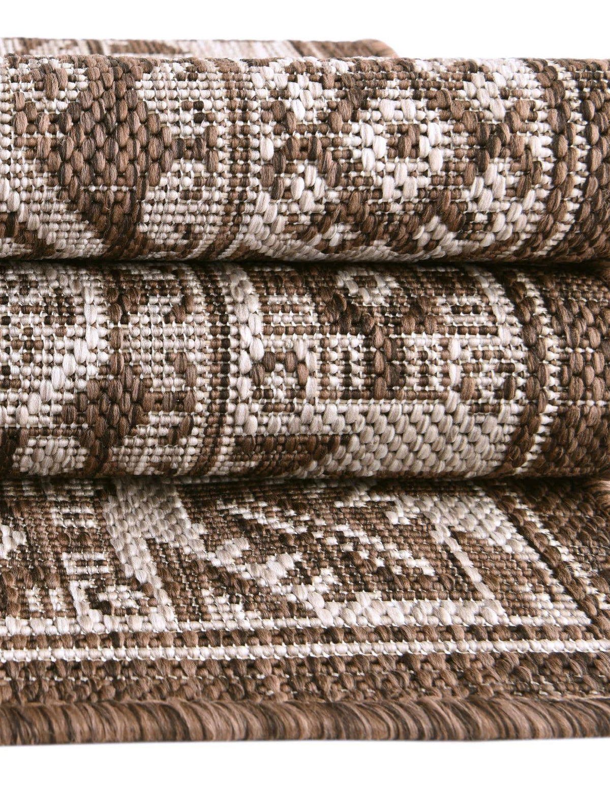 Achteck Outdoor Teppich Outdoor Aztec in Braun von Hadorn™ - Lifestyle Image