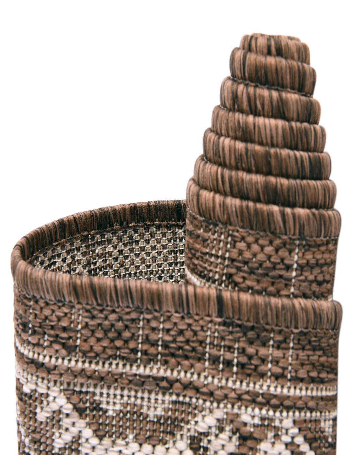 Achteck Outdoor Teppich Outdoor Aztec in Braun von Hadorn™ - Lifestyle Image